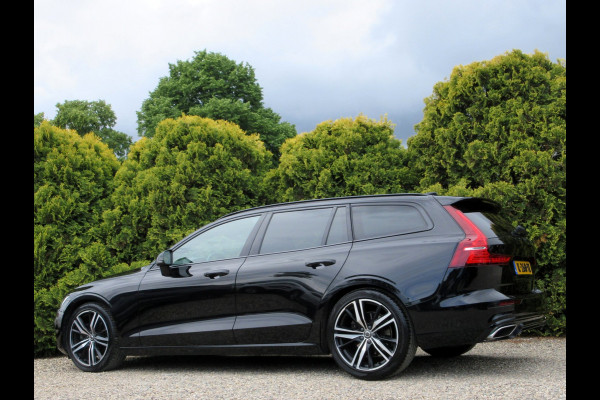 Volvo V60 2.0 B3 R-Design Automaat * Pano * Trekhaak *