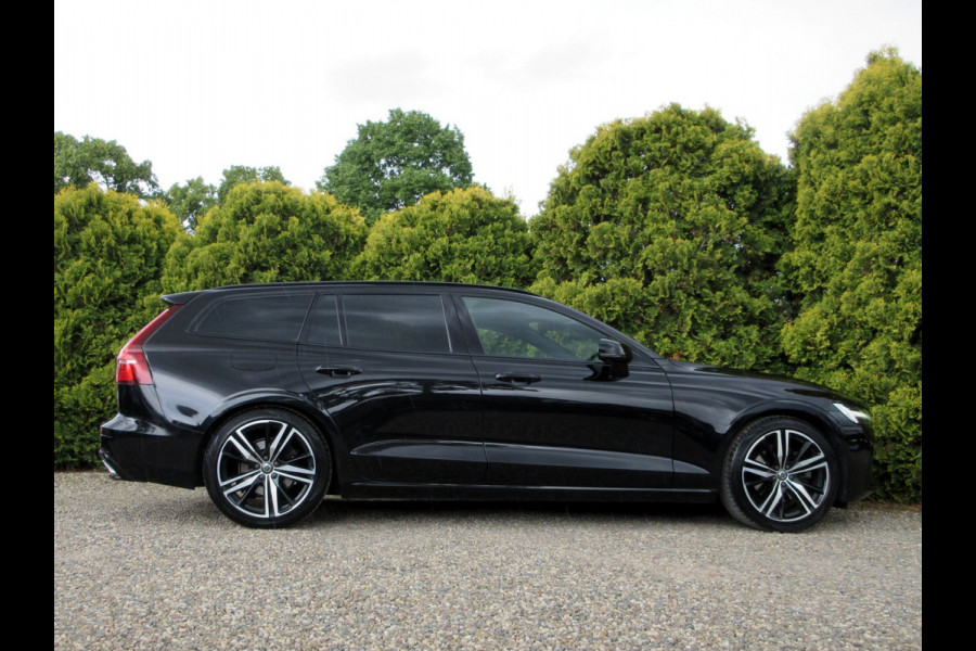 Volvo V60 2.0 B3 R-Design Automaat * Pano * Trekhaak *