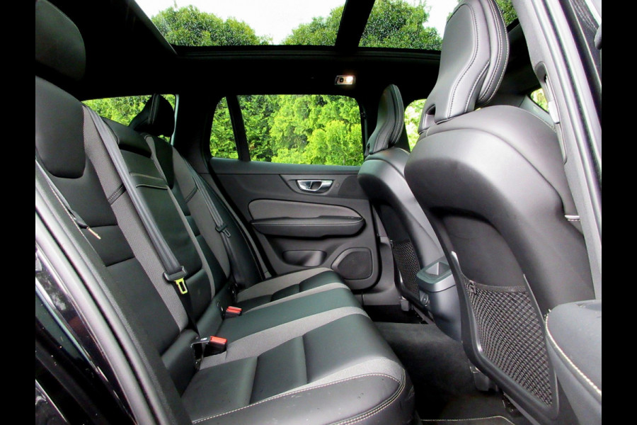Volvo V60 2.0 B3 R-Design Automaat * Pano * Trekhaak *