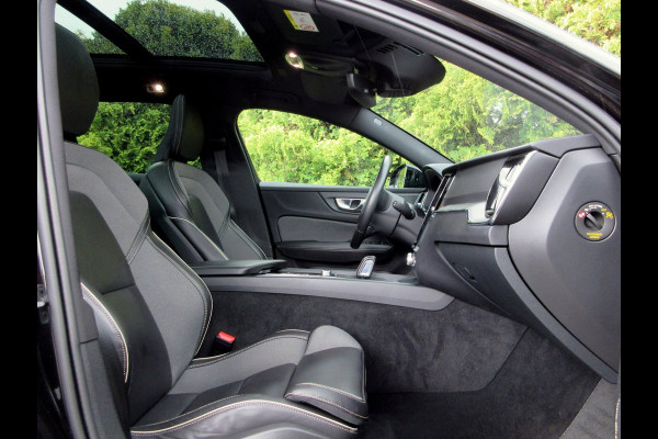 Volvo V60 2.0 B3 R-Design Automaat * Pano * Trekhaak *