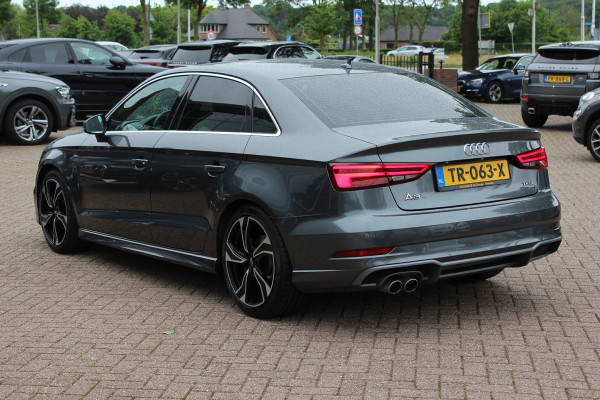 Audi A3 Limousine 1.5 TFSI CoD Sport S Line Edition / Navigatie / Parkeerhulp V+A / 18'' / Half Leder / Sportstoelen / Cruise Control