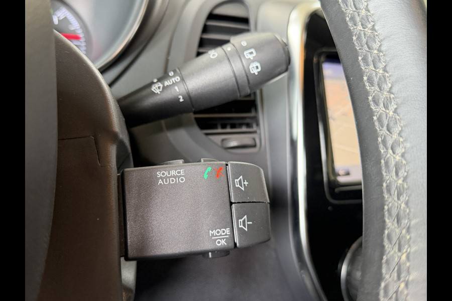 Renault Captur 0.9 TCe Intens | R-Link Navi | Bose | 17" | Camera | PDC V+A | Led |