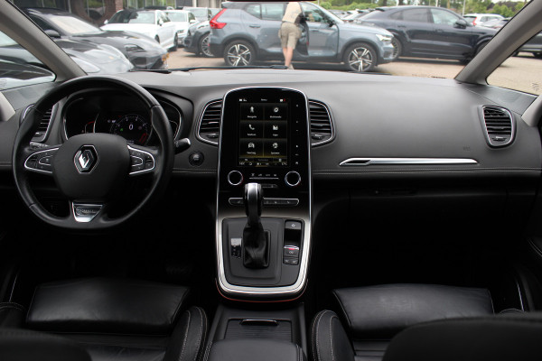 Renault Scénic 1.3 TCe Initiale Paris / Camera / Head-up / CarPlay / Leder / Keyless / 20'' / Elektr. Stoelen / Bose / Stoelverwarming / Rijstrooksensor / Dodehoek / DAB / ACC