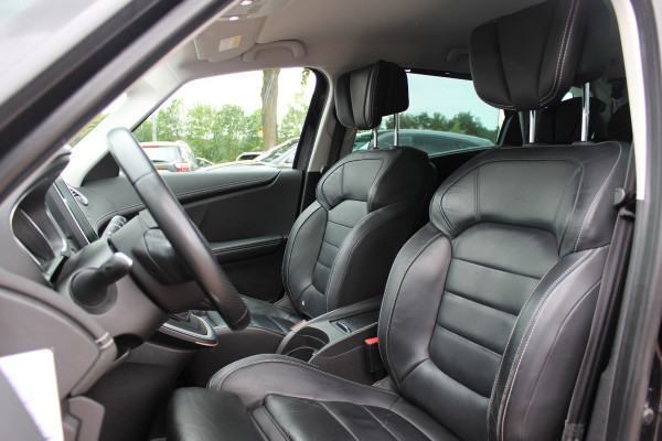 Renault Scénic 1.3 TCe Initiale Paris / Camera / Head-up / CarPlay / Leder / Keyless / 20'' / Elektr. Stoelen / Bose / Stoelverwarming / Rijstrooksensor / Dodehoek / DAB / ACC