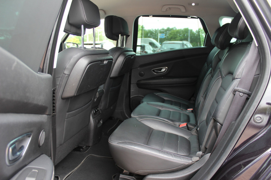 Renault Scénic 1.3 TCe Initiale Paris / Camera / Head-up / CarPlay / Leder / Keyless / 20'' / Elektr. Stoelen / Bose / Stoelverwarming / Rijstrooksensor / Dodehoek / DAB / ACC