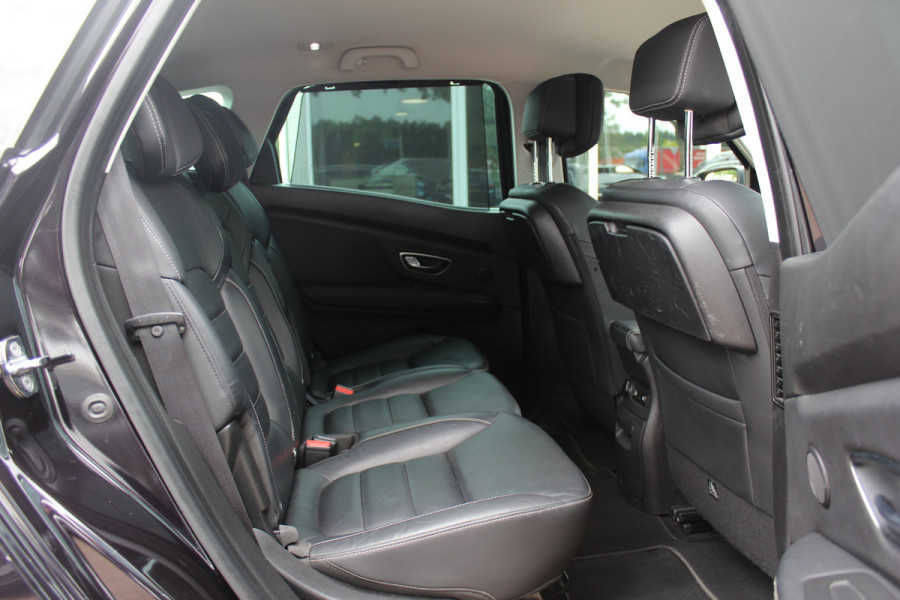 Renault Scénic 1.3 TCe Initiale Paris / Camera / Head-up / CarPlay / Leder / Keyless / 20'' / Elektr. Stoelen / Bose / Stoelverwarming / Rijstrooksensor / Dodehoek / DAB / ACC