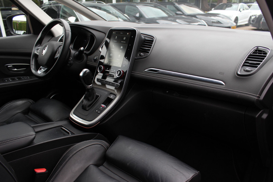 Renault Scénic 1.3 TCe Initiale Paris / Camera / Head-up / CarPlay / Leder / Keyless / 20'' / Elektr. Stoelen / Bose / Stoelverwarming / Rijstrooksensor / Dodehoek / DAB / ACC