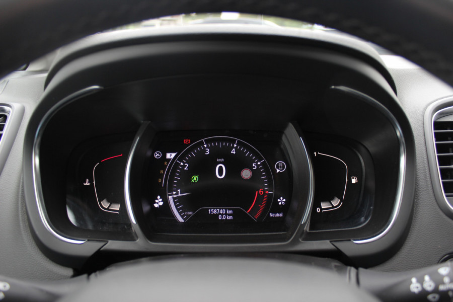 Renault Scénic 1.3 TCe Initiale Paris / Camera / Head-up / CarPlay / Leder / Keyless / 20'' / Elektr. Stoelen / Bose / Stoelverwarming / Rijstrooksensor / Dodehoek / DAB / ACC