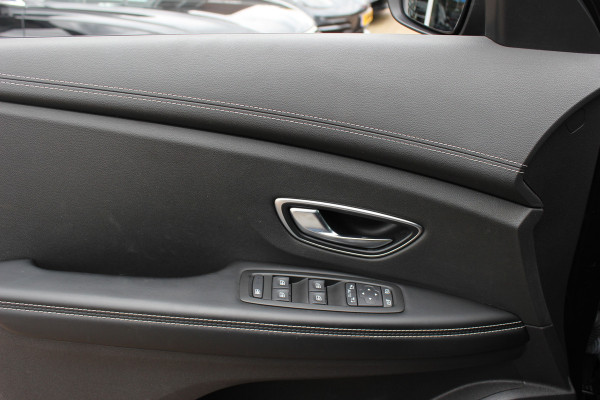 Renault Scénic 1.3 TCe Initiale Paris / Camera / Head-up / CarPlay / Leder / Keyless / 20'' / Elektr. Stoelen / Bose / Stoelverwarming / Rijstrooksensor / Dodehoek / DAB / ACC