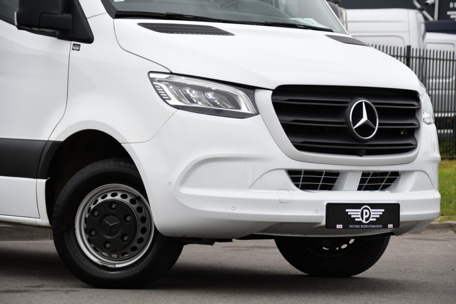 Mercedes-Benz Sprinter 519 V6 3.0 CDI L3H2 PB Edition 360 Camera, Adaptieve Cruise, Carplay, LED, Automaat, 190pk, 3500kg Trekhaak, 10,5'' Mbux, Stoelverwarming, Uniek!