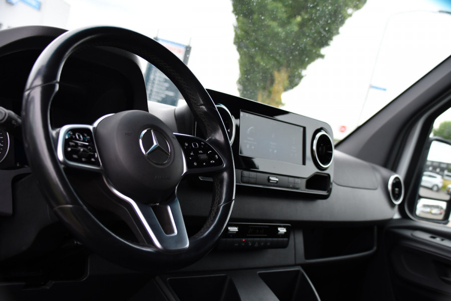 Mercedes-Benz Sprinter 519 V6 3.0 CDI L3H2 PB Edition 360 Camera, Adaptieve Cruise, Carplay, LED, Automaat, 190pk, 3500kg Trekhaak, 10,5'' Mbux, Stoelverwarming, Uniek!