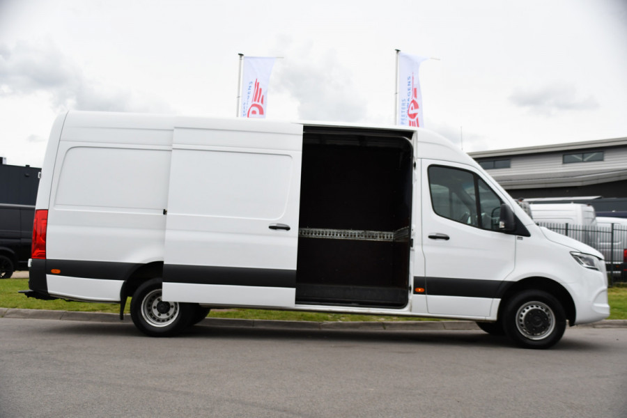 Mercedes-Benz Sprinter 519 V6 3.0 CDI L3H2 PB Edition 360 Camera, Adaptieve Cruise, Carplay, LED, Automaat, 190pk, 3500kg Trekhaak, 10,5'' Mbux, Stoelverwarming, Uniek!
