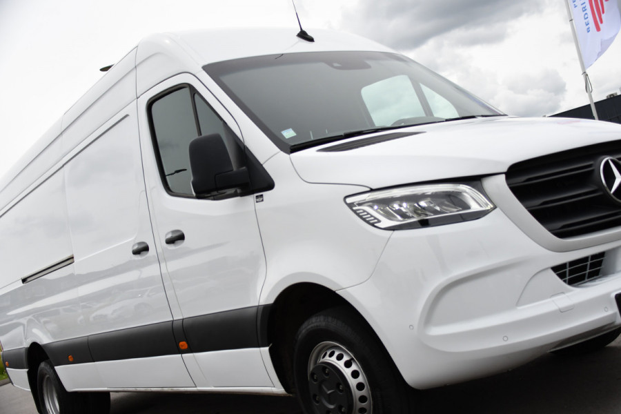Mercedes-Benz Sprinter 519 V6 3.0 CDI L3H2 PB Edition 360 Camera, Adaptieve Cruise, Carplay, LED, Automaat, 190pk, 3500kg Trekhaak, 10,5'' Mbux, Stoelverwarming, Uniek!