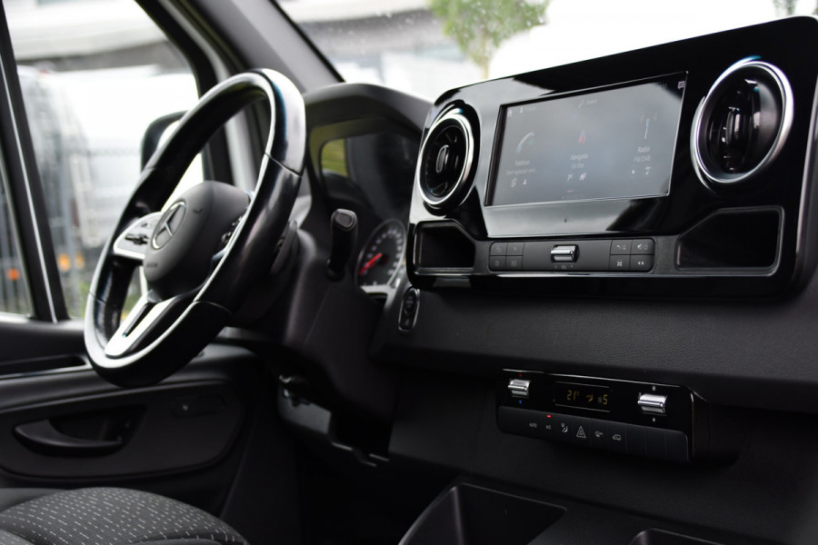Mercedes-Benz Sprinter 519 V6 3.0 CDI L3H2 PB Edition 360 Camera, Adaptieve Cruise, Carplay, LED, Automaat, 190pk, 3500kg Trekhaak, 10,5'' Mbux, Stoelverwarming, Uniek!