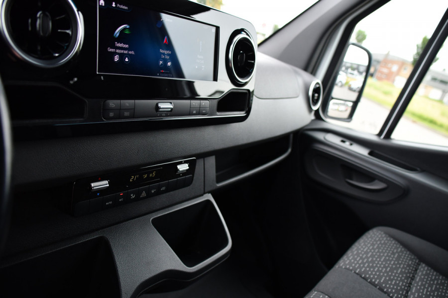 Mercedes-Benz Sprinter 519 V6 3.0 CDI L3H2 PB Edition 360 Camera, Adaptieve Cruise, Carplay, LED, Automaat, 190pk, 3500kg Trekhaak, 10,5'' Mbux, Stoelverwarming, Uniek!