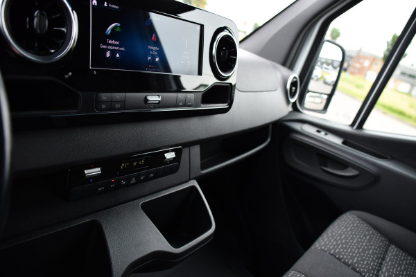 Mercedes-Benz Sprinter 519 V6 3.0 CDI L3H2 PB Edition 360 Camera, Adaptieve Cruise, Carplay, LED, Automaat, 190pk, 3500kg Trekhaak, 10,5'' Mbux, Stoelverwarming, Uniek!