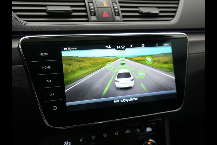 Škoda Superb Combi 1.4 TSI iV Sportline Business PHEV 218pk Dealer O.H. | Panodak | Adaptive Cruise | Camera | Canton Audio | Alcantara Sportstoelen Memory & Verwarmd | Sfeerverlichting | Keyless | Crystal LED | Apple Carplay | Stuur Verwarmd | Plug In Hybrid |