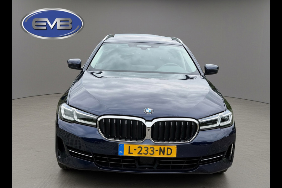 BMW 5 Serie Touring 530e Business Edition Plus, panoramadak, electr trekhaak, laser led , camera, 1 e eigenaar, NL auto met nap