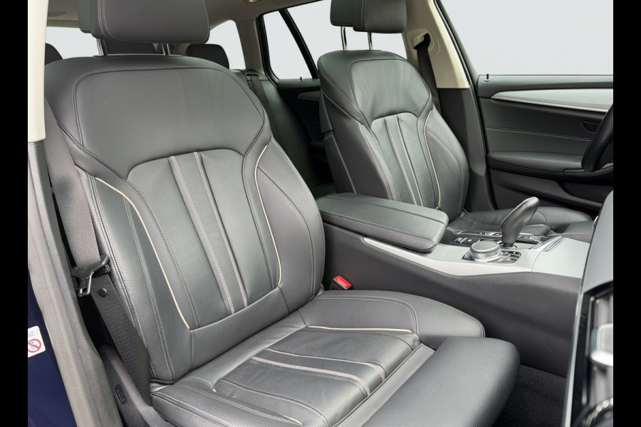 BMW 5 Serie Touring 530e Business Edition Plus, panoramadak, electr trekhaak, laser led , camera, 1 e eigenaar, NL auto met nap