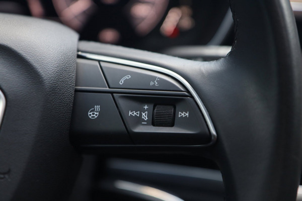 Audi Q3 45 TFSI e S-line / PANODAK / VIRTUAL / CAMERA / STUUR+STOELVERW / TREKHAAK