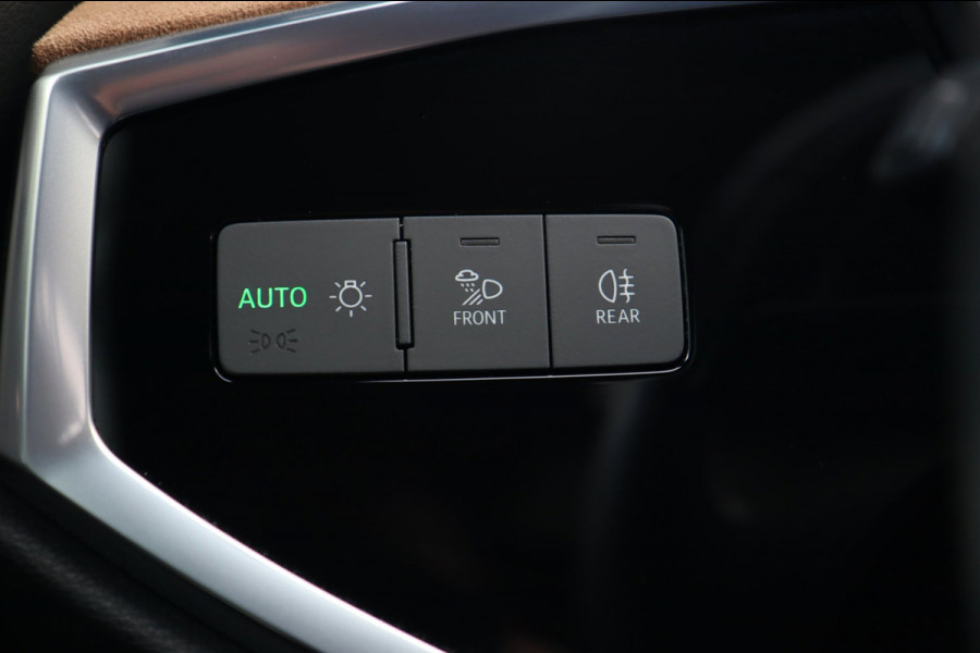 Audi Q3 45 TFSI e S-line / PANODAK / VIRTUAL / CAMERA / STUUR+STOELVERW / TREKHAAK