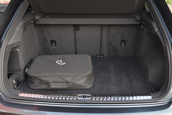 Audi Q3 45 TFSI e S-line / PANODAK / VIRTUAL / CAMERA / STUUR+STOELVERW / TREKHAAK