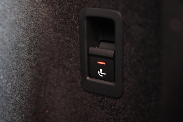Audi Q3 45 TFSI e S-line / PANODAK / VIRTUAL / CAMERA / STUUR+STOELVERW / TREKHAAK