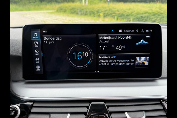 BMW 5 Serie Touring 530e Business Edition Plus, panoramadak, electr trekhaak, laser led , camera, 1 e eigenaar, NL auto met nap