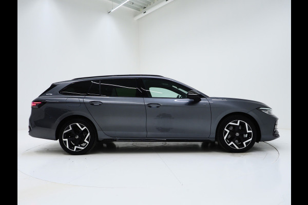 Volkswagen Passat Variant 1.5 eHybrid R-Line | Vol Leder | Panoramadak | Stoelventilatie | Harman/Kardon | HUD | Massage | Trekhaak