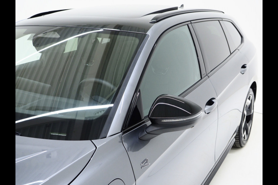 Volkswagen Passat Variant 1.5 eHybrid R-Line | Vol Leder | Panoramadak | Stoelventilatie | Harman/Kardon | HUD | Massage | Trekhaak