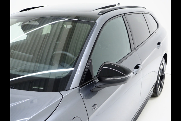 Volkswagen Passat Variant 1.5 eHybrid R-Line | Vol Leder | Panoramadak | Stoelventilatie | Harman/Kardon | HUD | Massage | Trekhaak