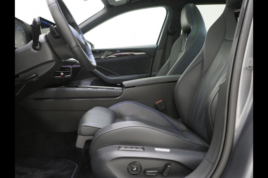 Volkswagen Passat Variant 1.5 eHybrid R-Line | Vol Leder | Panoramadak | Stoelventilatie | Harman/Kardon | HUD | Massage | Trekhaak