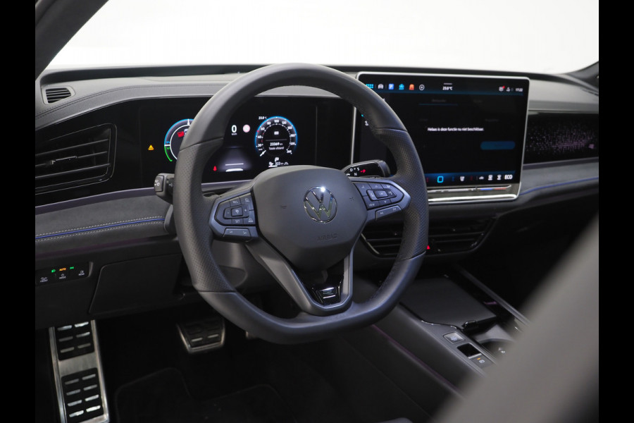 Volkswagen Passat Variant 1.5 eHybrid R-Line | Vol Leder | Panoramadak | Stoelventilatie | Harman/Kardon | HUD | Massage | Trekhaak