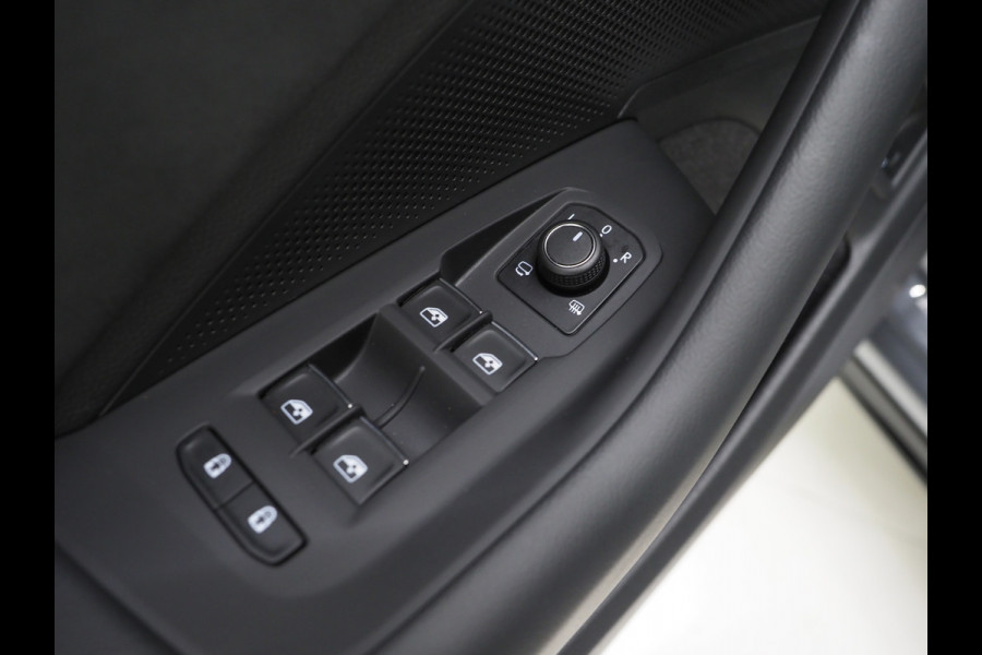 Volkswagen Passat Variant 1.5 eHybrid R-Line | Vol Leder | Panoramadak | Stoelventilatie | Harman/Kardon | HUD | Massage | Trekhaak