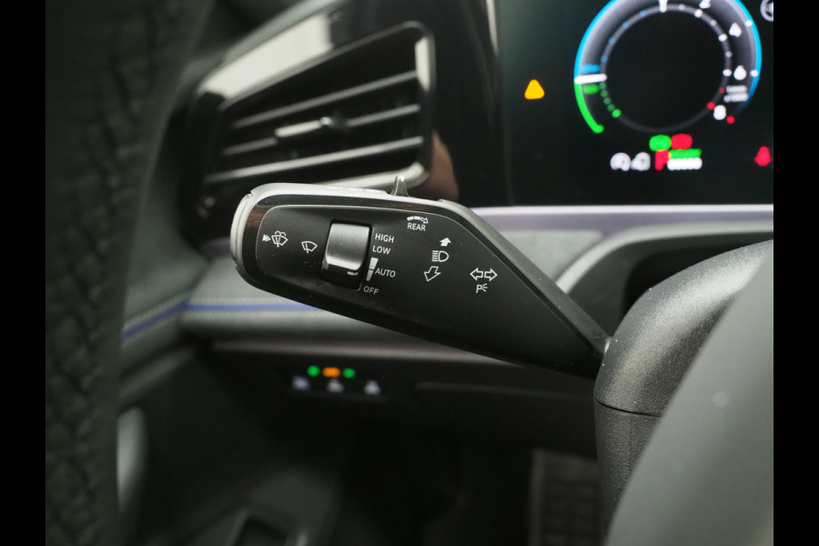 Volkswagen Passat Variant 1.5 eHybrid R-Line | Vol Leder | Panoramadak | Stoelventilatie | Harman/Kardon | HUD | Massage | Trekhaak