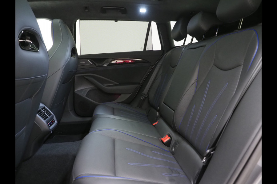 Volkswagen Passat Variant 1.5 eHybrid R-Line | Vol Leder | Panoramadak | Stoelventilatie | Harman/Kardon | HUD | Massage | Trekhaak