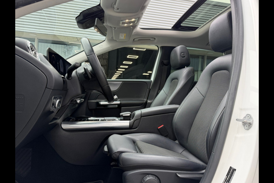 Mercedes-Benz B-Klasse 250 e Advantage 218 Pk | Panoramadak| Navigatie | Cruise | Clima |Camera 360 | Trekhaak |Full Led ] 17".