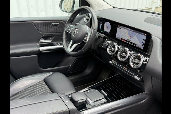 Mercedes-Benz B-Klasse 250 e Advantage 218 Pk | Panoramadak| Navigatie | Cruise | Clima |Camera 360 | Trekhaak |Full Led ] 17".