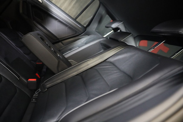 Volkswagen Tiguan 1.4 TSI eHybrid R-Line Business+ / Leder / Memory / Elek Stoelen / Acc / Dode Hoek / 360 Camera / Head Up / Pano