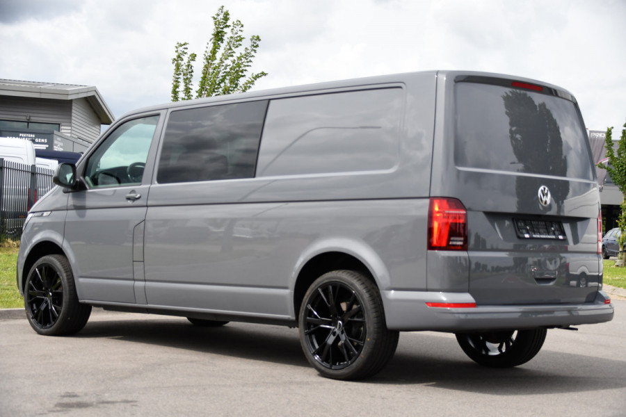 Volkswagen Transporter 2.0 TDI L2H1 30 DC Bulli Edition Adaptieve Cruise, Camera, Carplay, LED, Stoelverwarming, Standkachel, Automaat, Multimedia, Sensoren, Uniek!