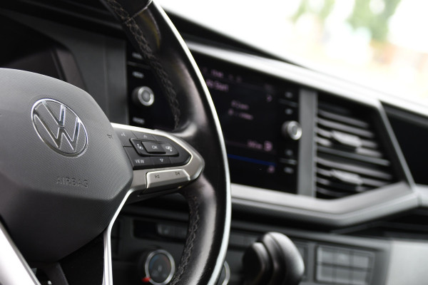 Volkswagen Transporter 2.0 TDI L2H1 30 DC Bulli Edition Adaptieve Cruise, Camera, Carplay, LED, Stoelverwarming, Standkachel, Automaat, Multimedia, Sensoren, Uniek!