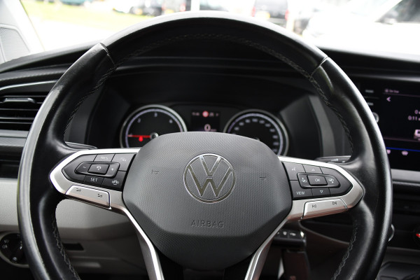 Volkswagen Transporter 2.0 TDI L2H1 30 DC Bulli Edition Adaptieve Cruise, Camera, Carplay, LED, Stoelverwarming, Standkachel, Automaat, Multimedia, Sensoren, Uniek!