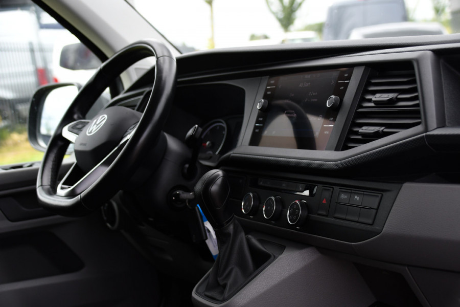 Volkswagen Transporter 2.0 TDI L2H1 30 DC Bulli Edition Adaptieve Cruise, Camera, Carplay, LED, Stoelverwarming, Standkachel, Automaat, Multimedia, Sensoren, Uniek!