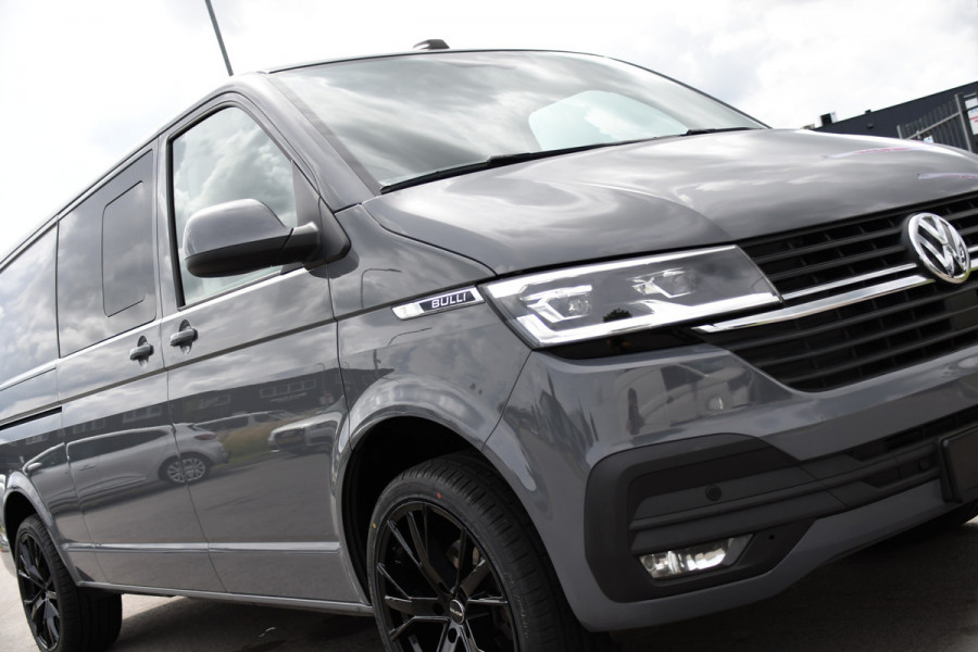 Volkswagen Transporter 2.0 TDI L2H1 30 DC Bulli Edition Adaptieve Cruise, Camera, Carplay, LED, Stoelverwarming, Standkachel, Automaat, Multimedia, Sensoren, Uniek!