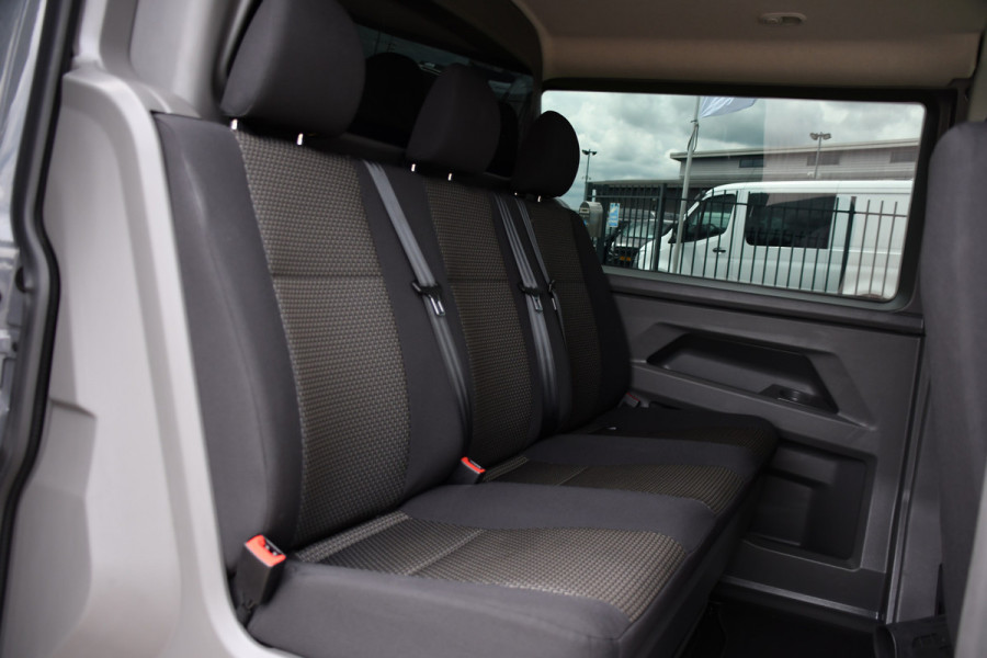 Volkswagen Transporter 2.0 TDI L2H1 30 DC Bulli Edition Adaptieve Cruise, Camera, Carplay, LED, Stoelverwarming, Standkachel, Automaat, Multimedia, Sensoren, Uniek!