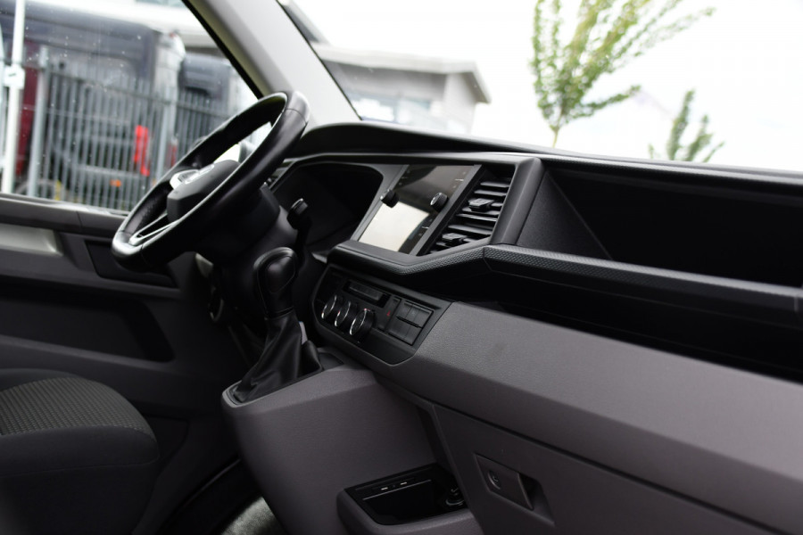 Volkswagen Transporter 2.0 TDI L2H1 30 DC Bulli Edition Adaptieve Cruise, Camera, Carplay, LED, Stoelverwarming, Standkachel, Automaat, Multimedia, Sensoren, Uniek!