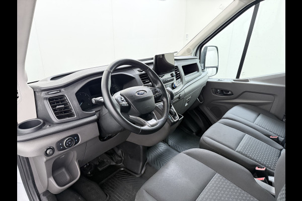 Ford Transit 350 2.0TDCI 170PK Automaat L2H2 3-Persoons Trekhaak Euro 6 Navi Camera Cruise Control DAB Bluetooth Pdc Sidebars Betonplex Vloer Wandbetimmering 3.500KG Trekgewicht 1e Eigenaar Origineel Nederlandse Auto