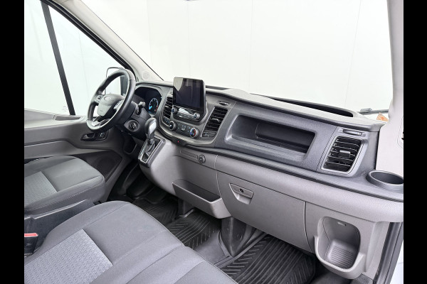 Ford Transit 350 2.0TDCI 170PK Automaat L2H2 3-Persoons Trekhaak Euro 6 Navi Camera Cruise Control DAB Bluetooth Pdc Sidebars Betonplex Vloer Wandbetimmering 3.500KG Trekgewicht 1e Eigenaar Origineel Nederlandse Auto