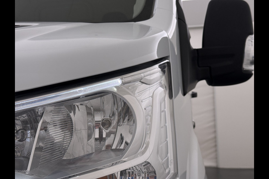 Ford Transit 350 2.0TDCI 170PK Automaat L2H2 3-Persoons Trekhaak Euro 6 Navi Camera Cruise Control DAB Bluetooth Pdc Sidebars Betonplex Vloer Wandbetimmering 3.500KG Trekgewicht 1e Eigenaar Origineel Nederlandse Auto
