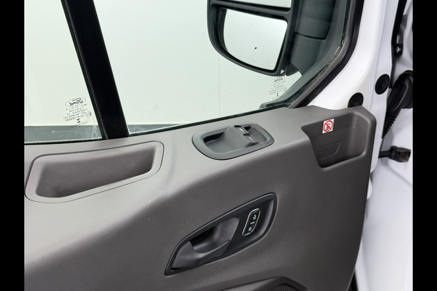Ford Transit 350 2.0TDCI 170PK Automaat L2H2 3-Persoons Trekhaak Euro 6 Navi Camera Cruise Control DAB Bluetooth Pdc Sidebars Betonplex Vloer Wandbetimmering 3.500KG Trekgewicht 1e Eigenaar Origineel Nederlandse Auto